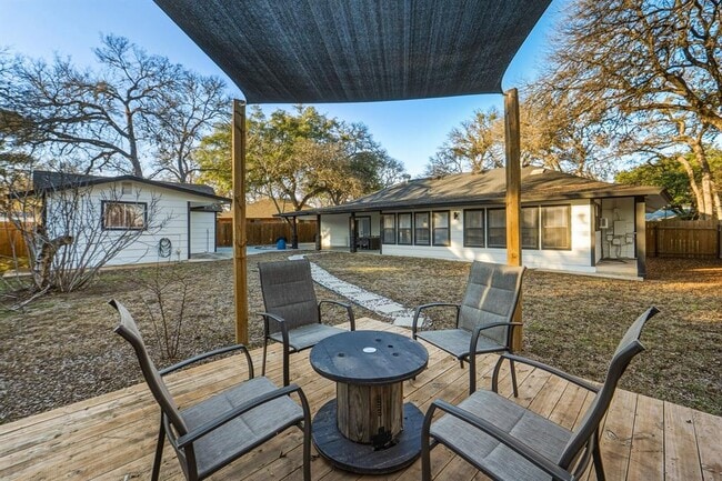 Building Photo - 2107 Lewood Cir