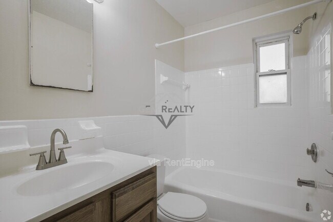 Building Photo - 14400 Gemstone Dr