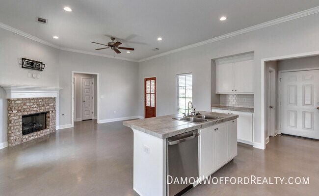 Building Photo - 1207 Addison Ln.