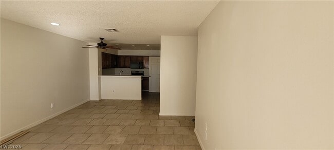 Building Photo - 2121 Chertsey Dr