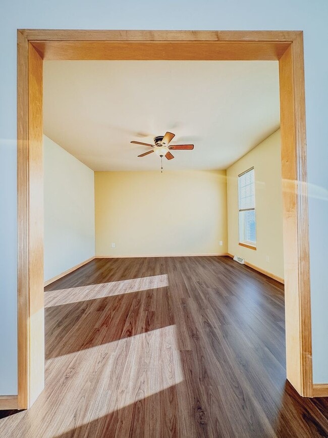 Building Photo - 1139 Cathedral Point Dr