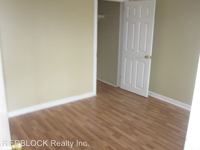 Building Photo - 2 br, 1 bath Apartment - 2703 Kirkbride