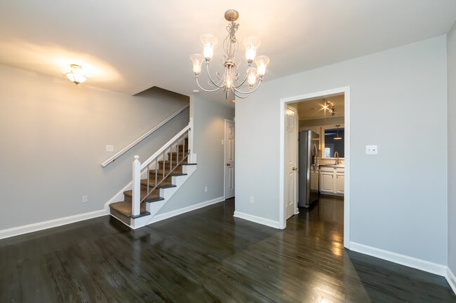 Building Photo - 510 N Poplar St