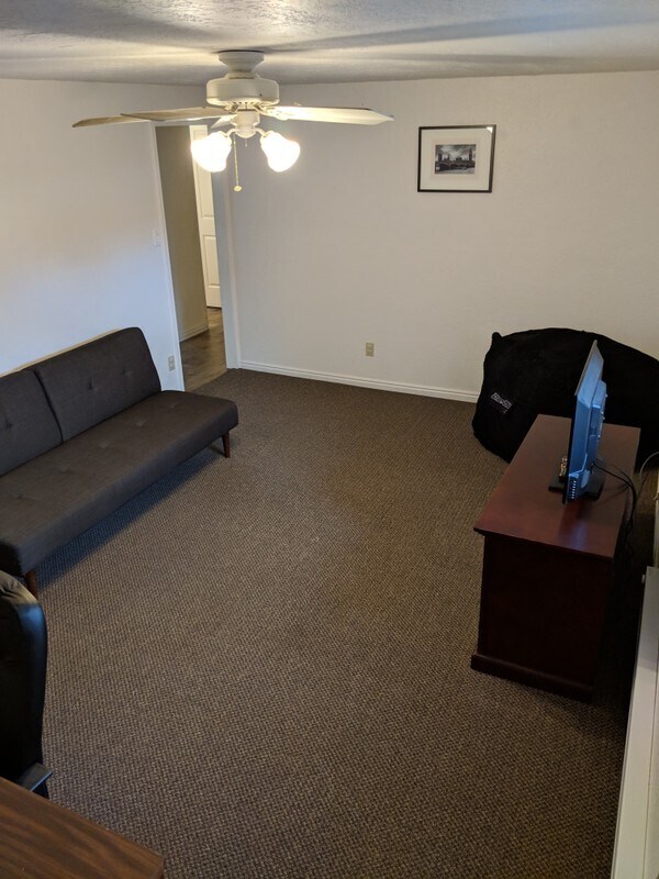 Building Photo - 9262 S 3825 W