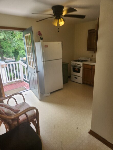 Building Photo - 77 Van Riper Ave