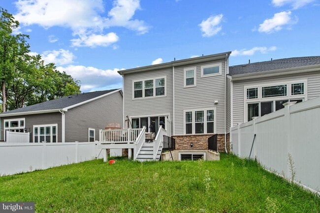 Building Photo - 513 Waters Lndg Dr