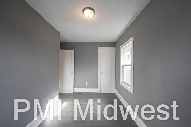 Building Photo - 22 N Euclid Ave