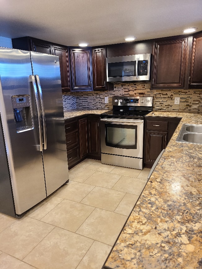 Building Photo - 1200 Dodge Ct