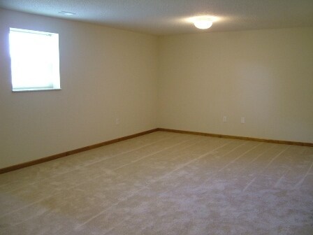 Building Photo - 112 Lake Saint Ellen Dr