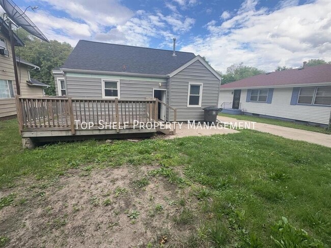 Building Photo - 1506 Hutton St
