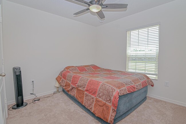 Building Photo - 695 Bay Leaf Dr