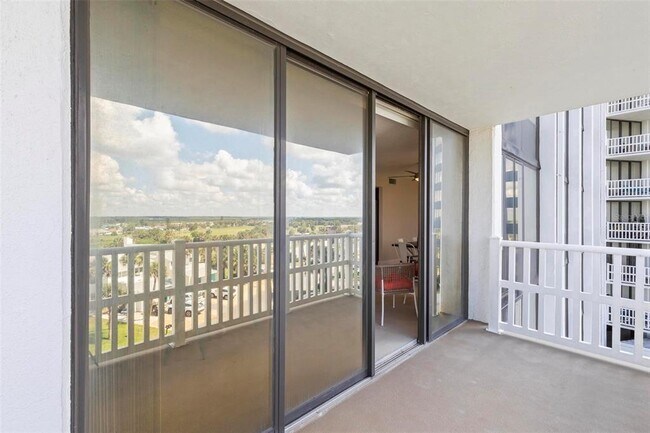 Building Photo - 3580 S Ocean Shore Blvd