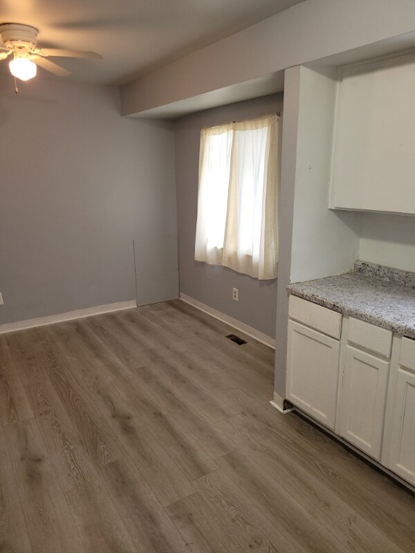 Building Photo - 6630 Eastmont Dr