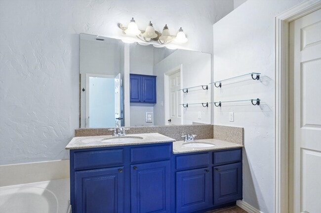 Building Photo - 5920 Pedernales Ridge