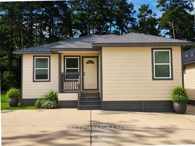 Building Photo - 11187 Greenway Dr