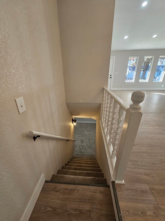 Building Photo - 2640 N Gentry Ave