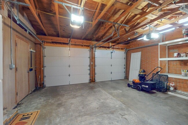 Building Photo - 3 Bed | 2 Bath | NE Abq | Fireplace | Private Yard | **Cozy & Great for Hosting** | 03/23/26