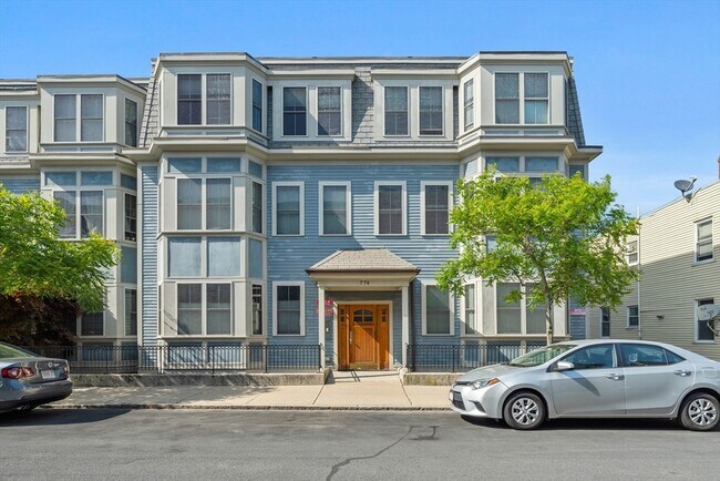 Building Photo - 774 E 3rd St