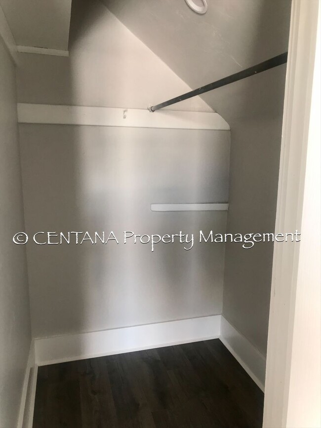 Building Photo - Gorgeous remodeled home!