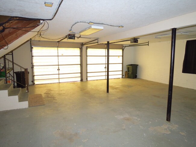 Building Photo - 122 Magnolia Dr