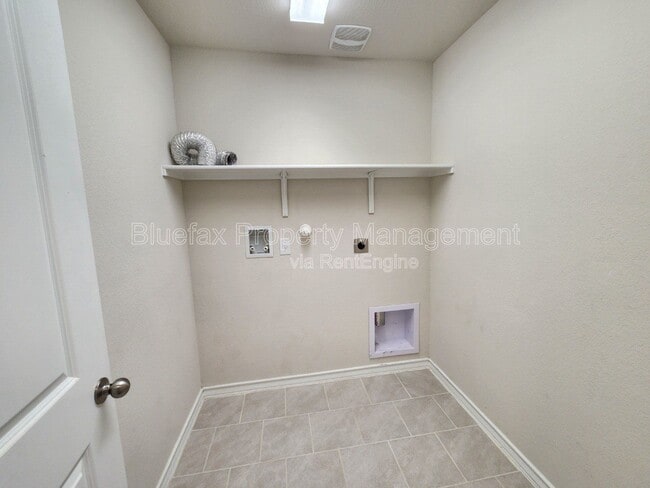 Building Photo - 13129 Whisper Bnd