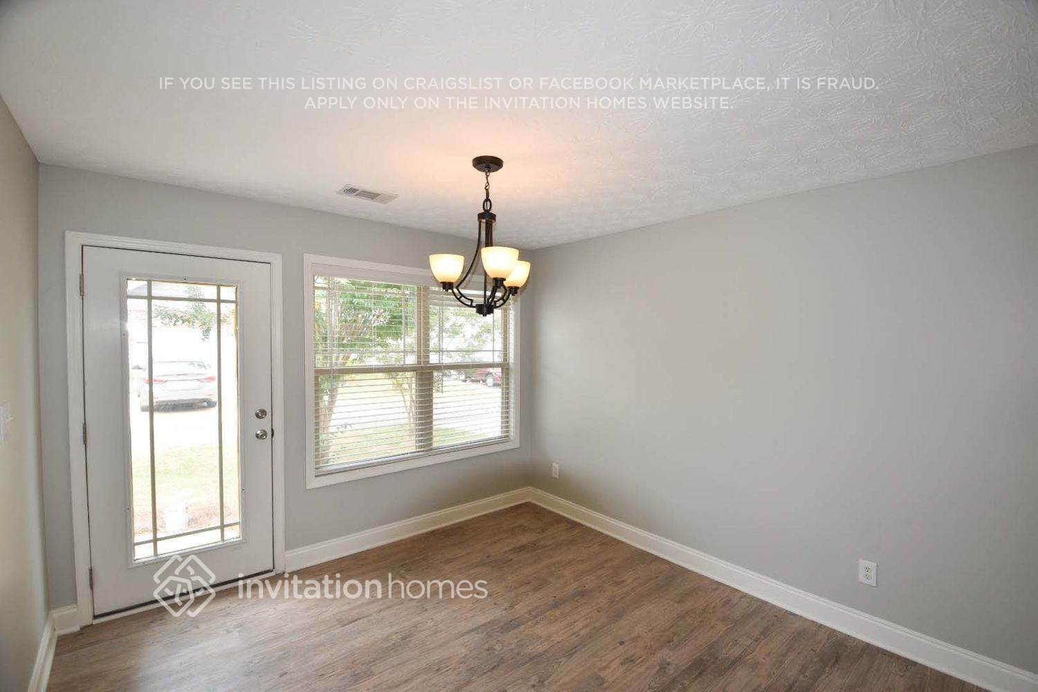 Building Photo - 113 Daisy Cir