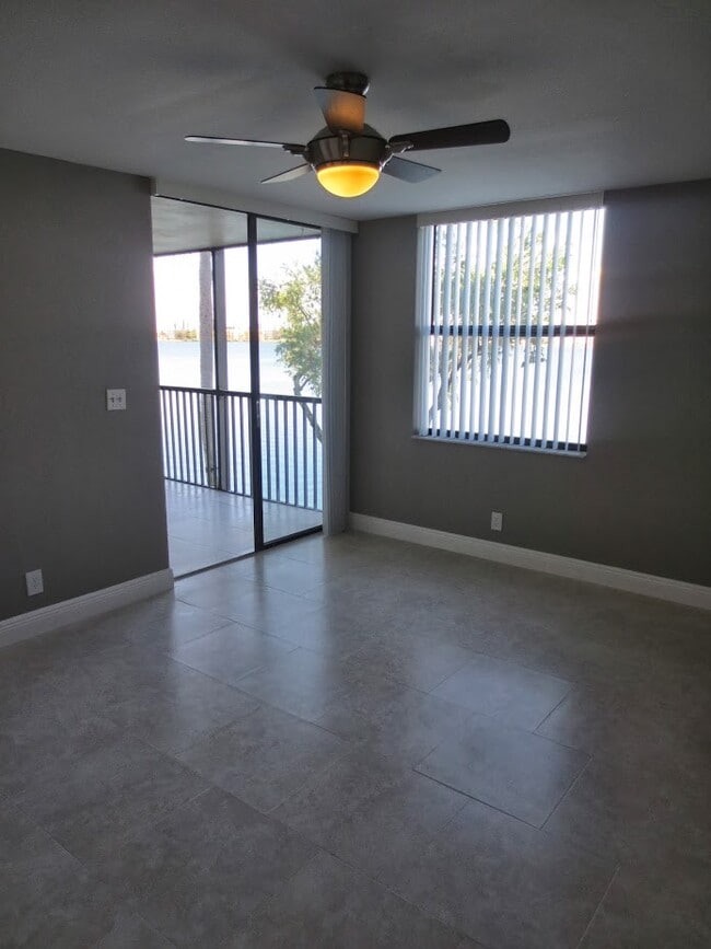 Building Photo - 115 Lake Emerald Dr