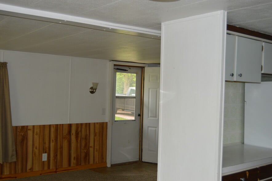 Building Photo - 3537 School Dr