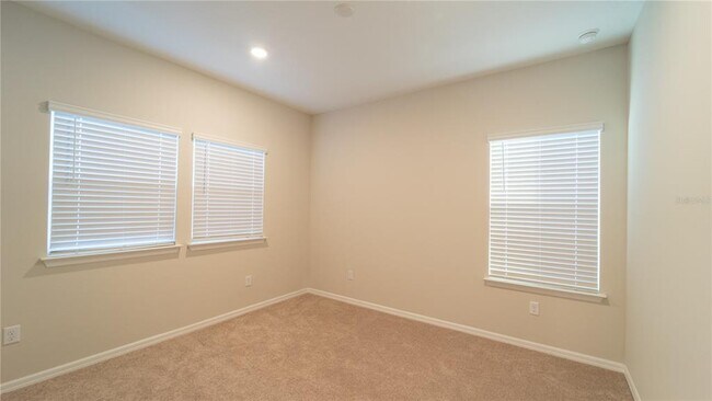 Building Photo - 16446 Lone Oak Cir