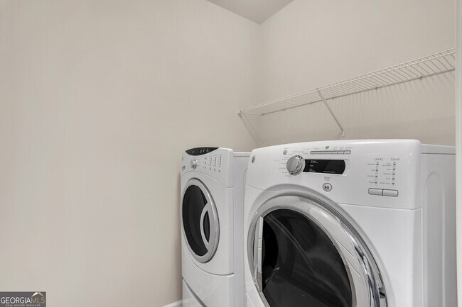 Building Photo - 568 Garden View Ct