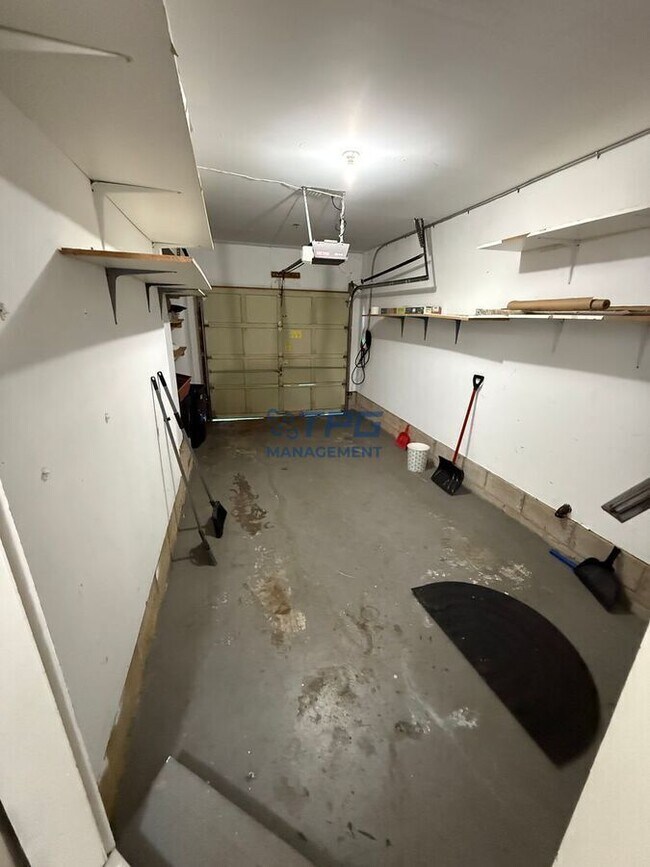 Building Photo - 19 Newburgh Dr