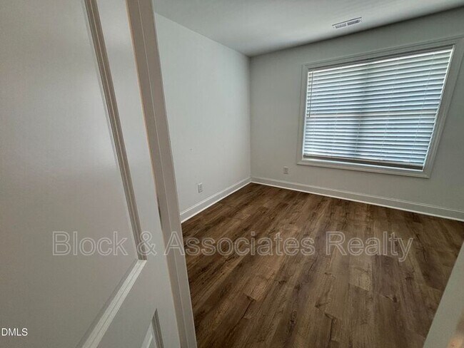 Building Photo - 5710 Parker Pnes Ct