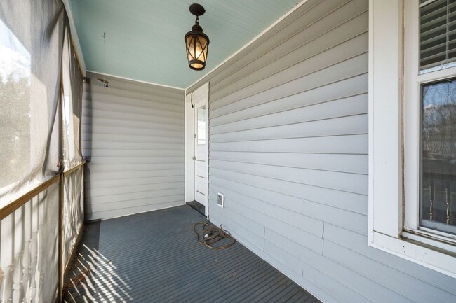 Building Photo - Spacious Corner-Lot Home on Carolina Ave