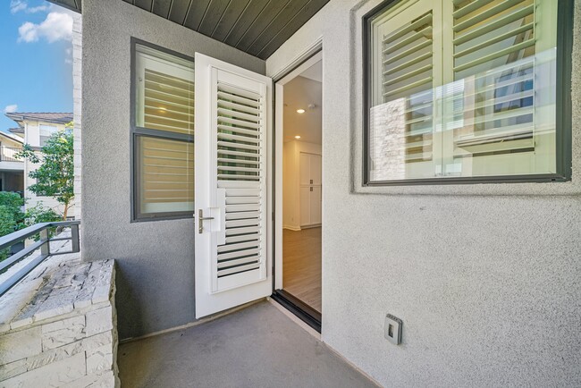 Building Photo - 11048 Luminate Dr