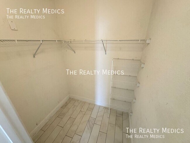 Building Photo - 13512 Turtle Marsh Loop