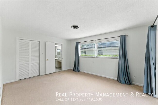 Building Photo - 2400 Deloraine Trail