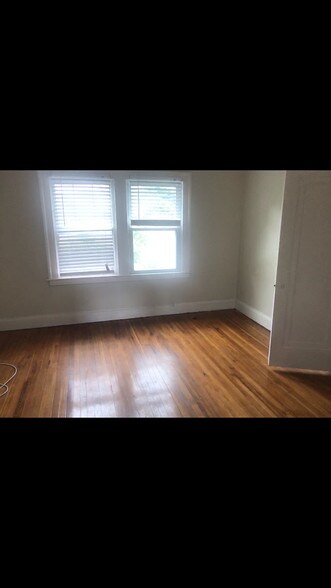 Building Photo - 773 Savin Ave