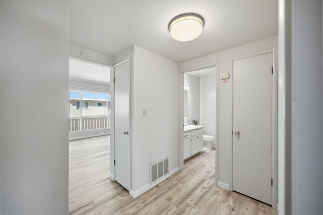 Building Photo - 418 Whitehall Rd