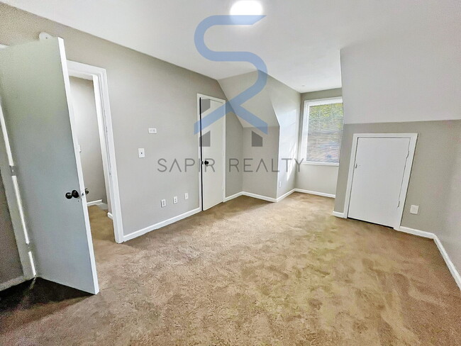 Building Photo - 5341 Ridgemere Ct