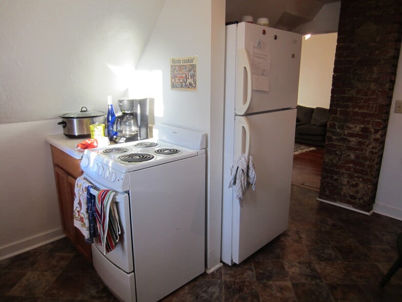 Building Photo - 1317 Rhode Island St