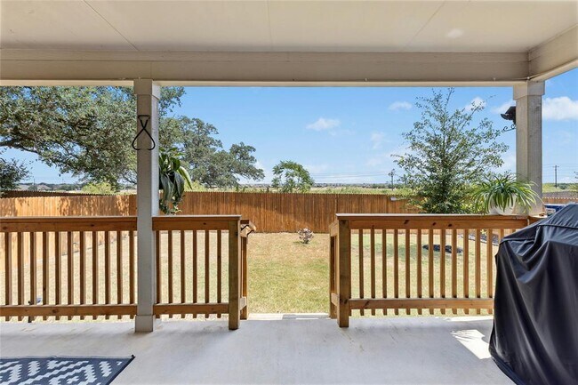 Building Photo - 2929 Greenbriar Rd