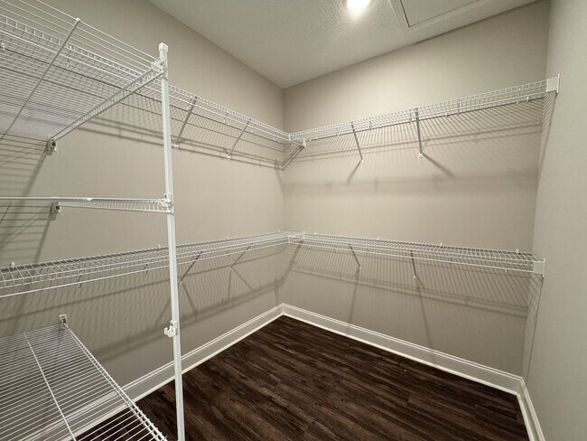 Building Photo - 93 Stockyard Rd