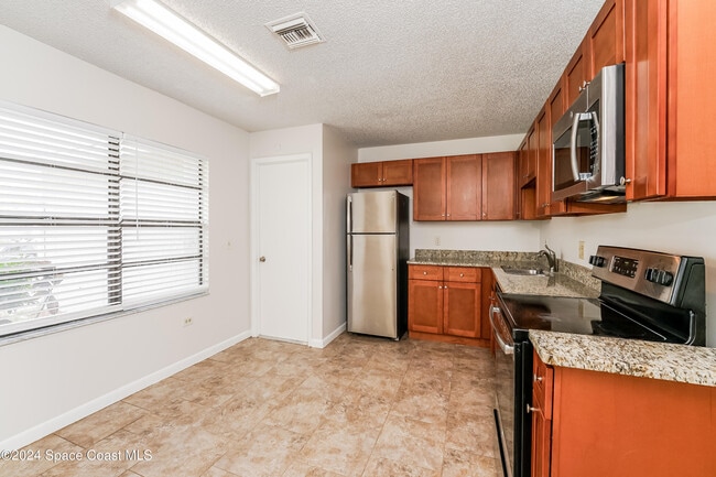 Building Photo - 1810 Pace Dr NW