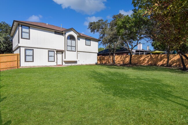 Building Photo - 2212 Jay Dr