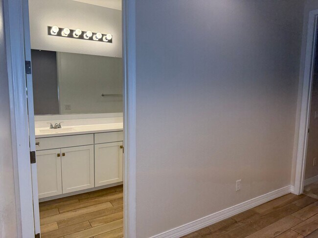 Building Photo - 1673 N St Francis Pl