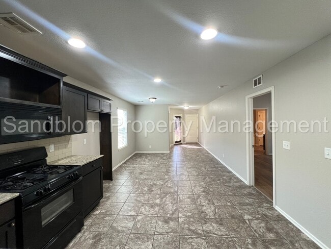 Building Photo - FOR LEASE | Jenks | $1645 Rent | Available...