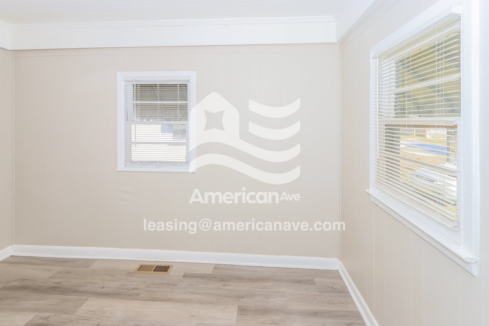 Building Photo - 211 Meadowdale Dr