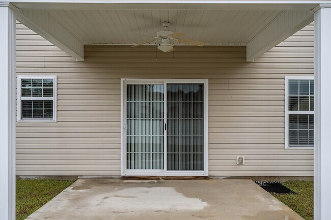 Building Photo - 304 Little Egret Ln