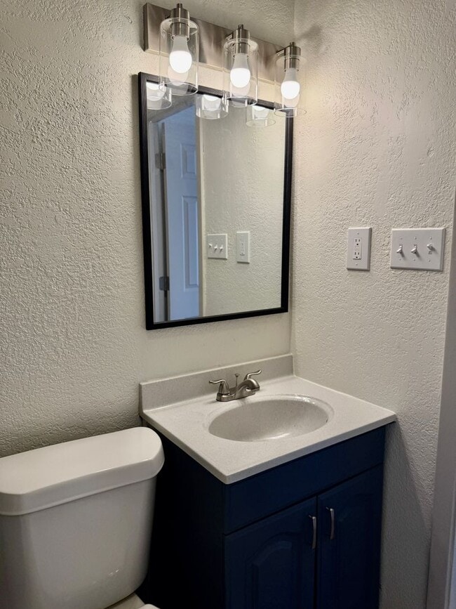 Building Photo - Fully Remodeled 4 Bedroom / 3 Bath Home with Two Primary Suites!