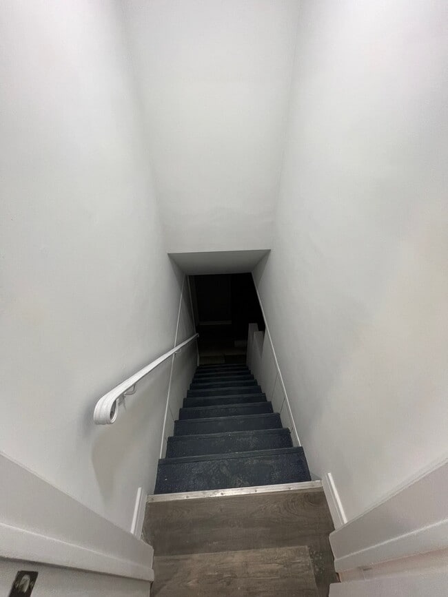 Building Photo - 1631 Dundee Rd